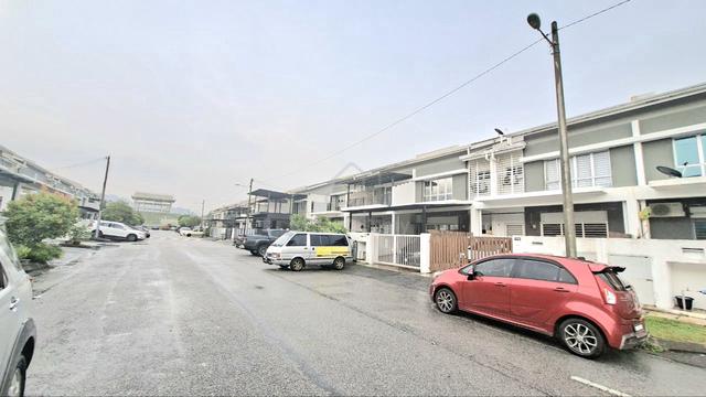 2 Storey, Azalea Bukit Rahman Putra,Sg Buloh 1
