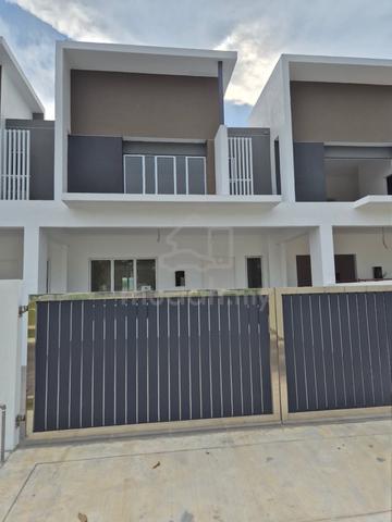 Rumah Teres bertingkat dijual di Kluang_Johor dengan low density 1