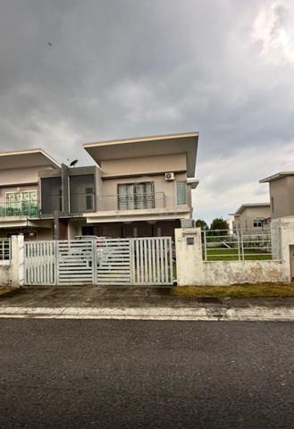 BELOW MARKET 2 Storey Semi D Taman Kayangan Pelangi Heights Mantin 1
