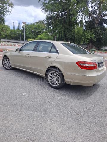 2010 Mercedes Benz E200 CGI BlueEFCY - 5