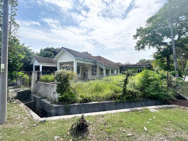 CORNERLOT | Single Storey Semi Detached House Bagan Lalang Sepang 1