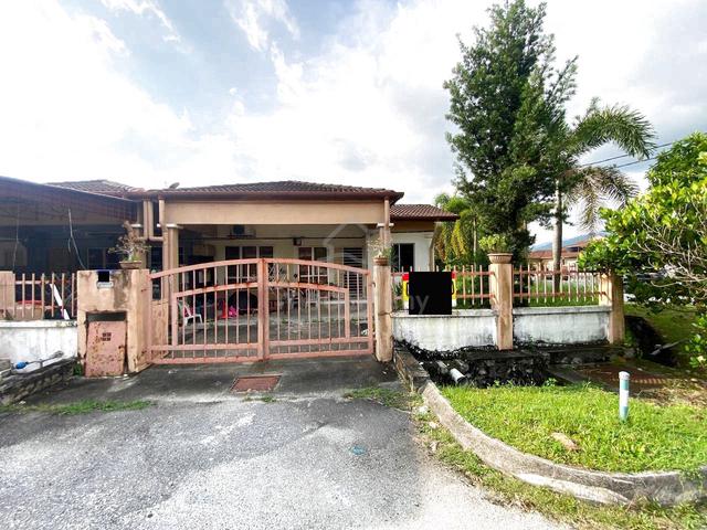 Extra Land, Single Storey Corner Lot Terrace Taman Pelangi Semenyih 1