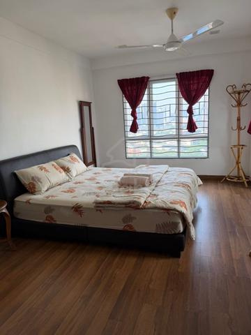 Giant Aircond master Room, Female,SERI PUTERI CONDO,1MIN CHERAS LRT 1
