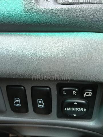 2005 Toyota ESTIMA 2.4 AERAS PREMIUM ACR30W (A) - 3