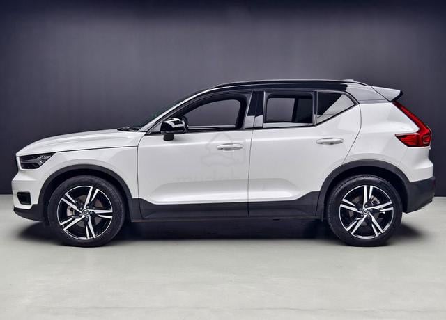 2021 Volvo XC40 2.0 T5 AWD R-DESIGN FSR U/W - 5