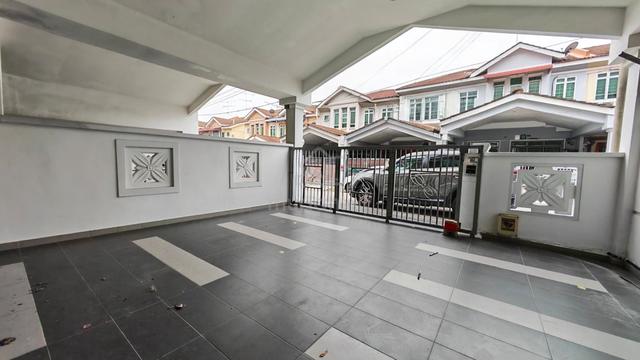 Batu Pahat Taman Banang Ria Double Storey Terrace House 1