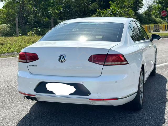 2017 Volkswagen PASSAT 1.8 TSI (A) - 4
