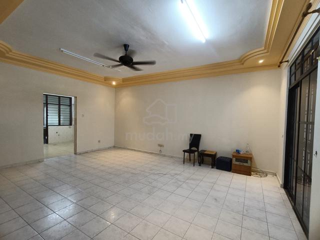 Bukit Indah / Double Storey / 4bedroom / Partially Furnished 1