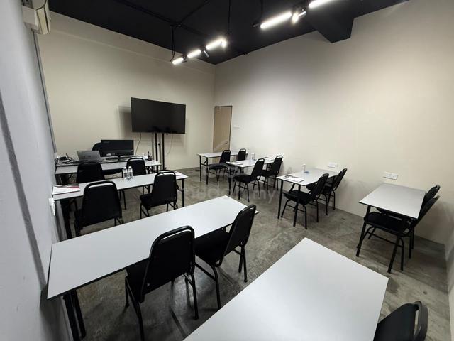 Office room for rent 1
