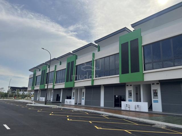 FACING MAIN ROAD Alam Impian Prisma 2 , 2 Storey Intermediate 24x75 1