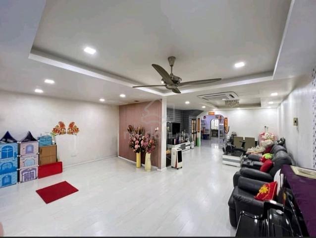 Port Klang Jalan Kulur 20x90 WORTH BUY Double Storey for Sale 1