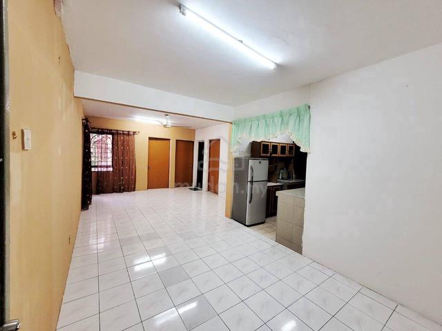 saujana apartment 1