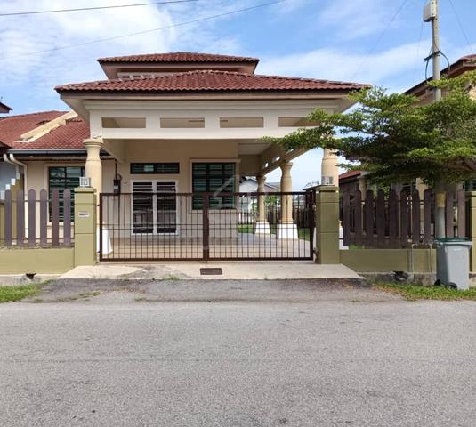 BASIC 4 ROOM Single Storey Semi D Taman Saujana Indah Ayer Keroh MITC 1
