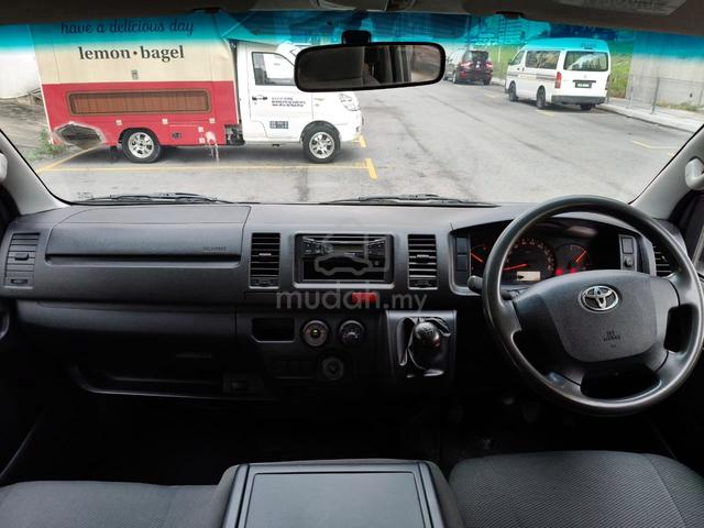 2017 Toyota HIACE 2.5 (M) Semi Panel Van - 5
