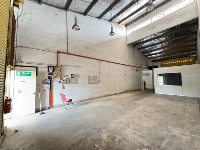 Taman Perindustrian USJ1, Fews units, 1sty Factory warehouse 1400sf 1