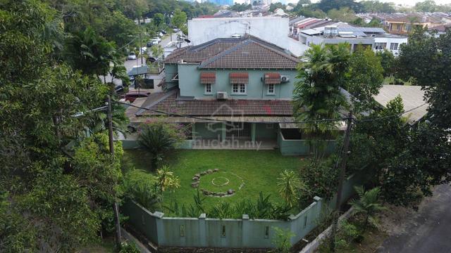 [CORNER LOT] Double Storey Terrace @ Taman Wawasan 3, Puchong 1