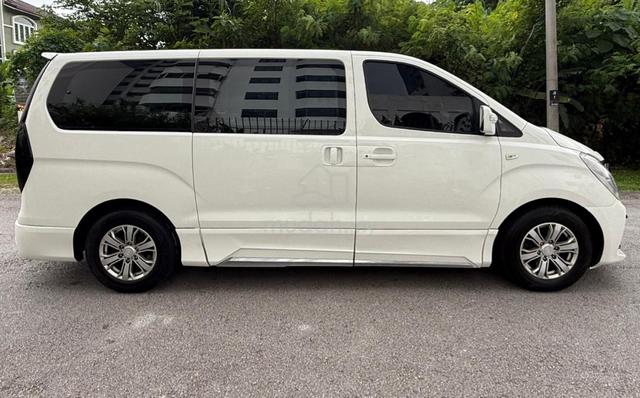 2017 Hyundai GRAND STAREX 2.5 ROYALE PREMIUM (A) - 2