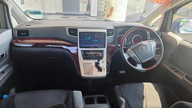 2011 Toyota VELLFIRE 2.4 X (A) - 4