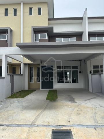 Brand new house for rent at Kesuma FASA 8 Beranang 1