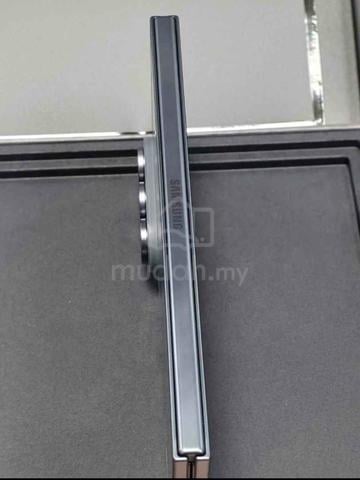 Samsung z fold 8 ultra 256gb Samsung care+ waranty - photo 4 of 6