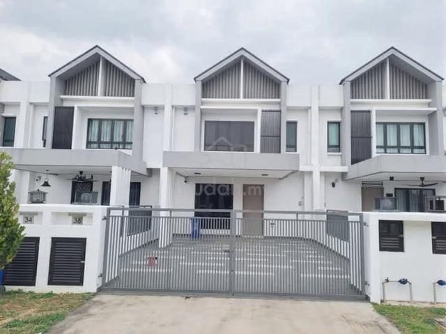 Alam Impian [ Shan Alam ] | 22' x 75' | Build Up 1,636sqft | 4+1R 3B 1