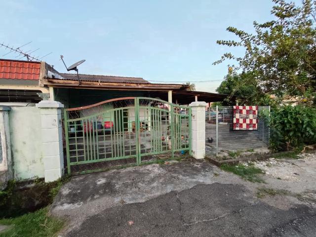 FOR SALE CONER LOT SINGLE STOREY Taman Rinting 1