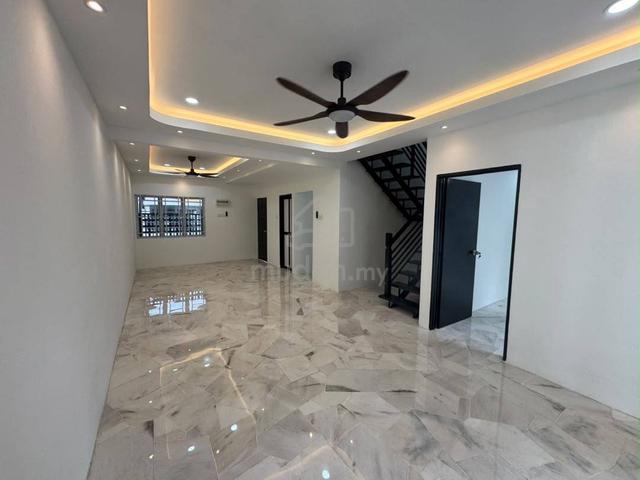 SIZE 22X70 BESAR ❗ Taman Pinggiran USJ 1 Subang Jaya Double Storey 1