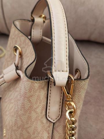 Carousel Image