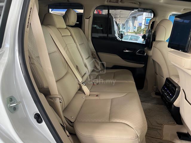 2023 Toyota LANDCRUISER 3.5 ZX (4k Milleage) - 5