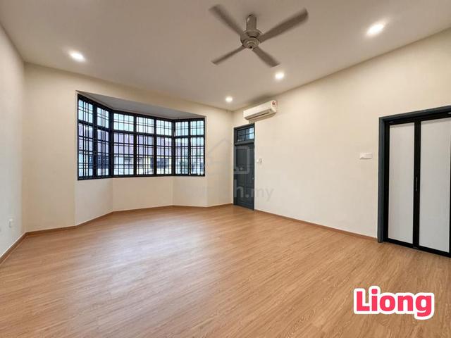 Ulu Tiram Puteri Wangsa Dato Chellam fully renovated 22x70 full loan 1