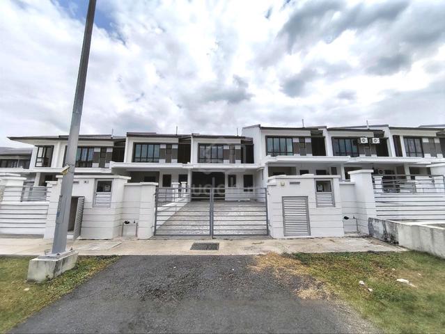 Ruma33 Double Storey Bandar Saujana Utama 1