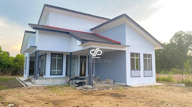Last Unit Rumah banglo moden di Padang Siam, Tanah Merah 1