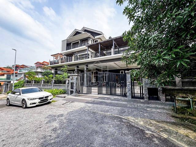 Bungalow Corner Lot 3 Storey Bukit Rahman Putra, Sungai Buloh 1