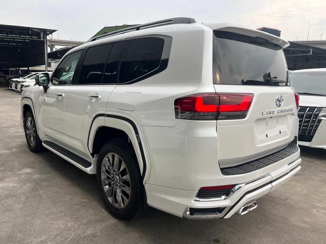 LC300 5A S/Roof 2024 Toyota LANDCRUISER 3.4 ZX - 5