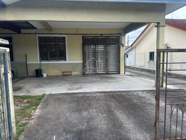 Johor Kluang Not Furnished Terraced House For Rent 1