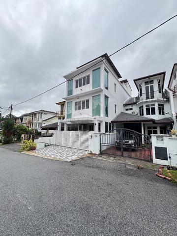 Taman Bukit Utama,Ampang - 3 Storey House For Sale 1