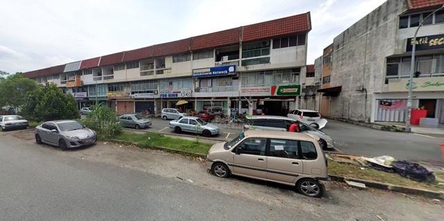 3 Storey Shop-office near MRT UPM Taman Sri Serdang Seri Kembangan 1