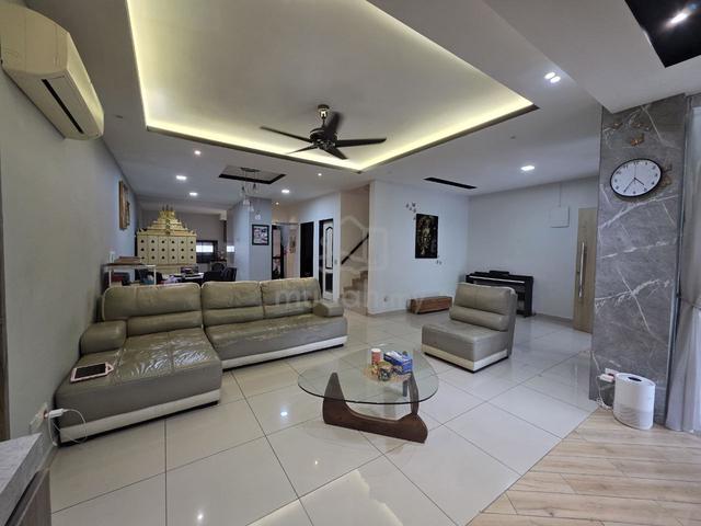 Desa Baiduri, Kulai, Double Storey, renovated, partial furnished,gng 1
