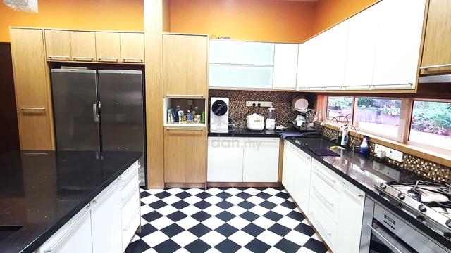 Sizable bungalow with extra land. Lake view, choice unit. 1