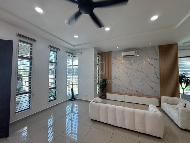 CORNER 2 Storey Renovated Fully Furnished Cheng, Lotus Paya Rumput 1