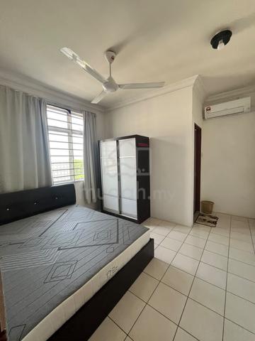 ROOM FOR RENT | MASTER BEDROOM | Angkasa Apartment, Menggatal 1