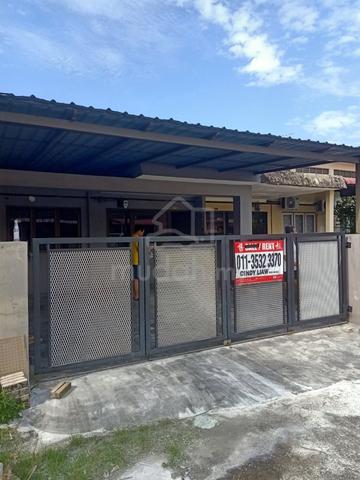 Pengkalan desa aman Single Storey House for Rent 1