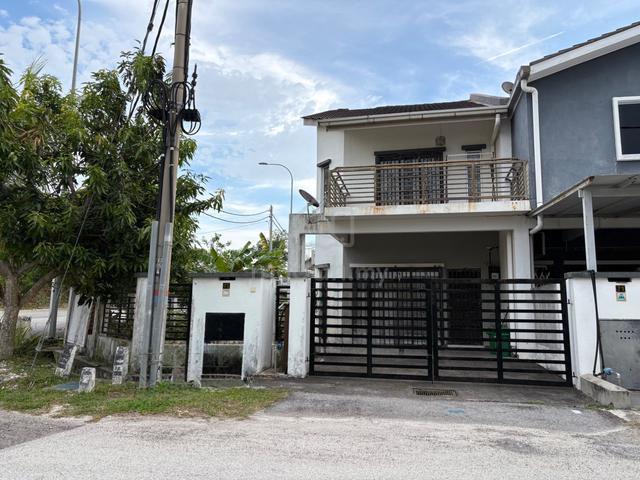 (CORNER LOT) Double Storey Taman Ixora Salak Tinggi Sepang 1