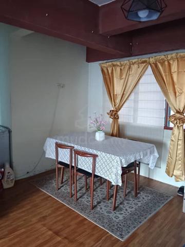Rumah Pangsa teluk air tawar 1