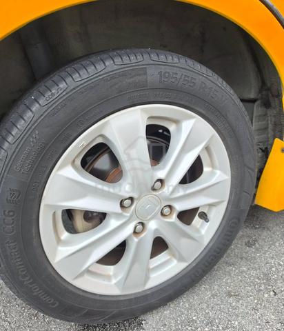 2012 Honda JAZZ 1.3 (HYBRID) FACELIFT (A) - 5