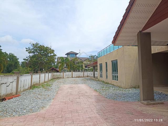 HUge Land 13,380 sqft Bungalow Bandar Enstek Negeri Sembilan 1