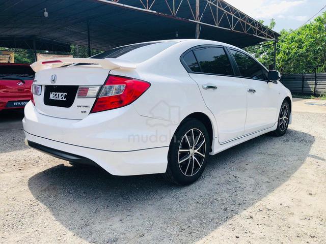 2015 Honda CIVIC 1.8 S FACELIFT (A) - 4