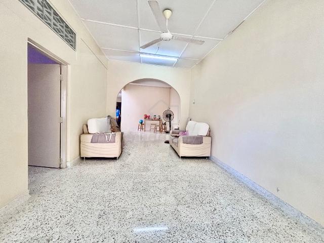 Single Storey House Near to Hospital Teluk Intan available For Sale 1