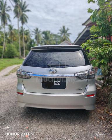 2013 Toyota WISH 1.8 X FACELIFT (A) - 2