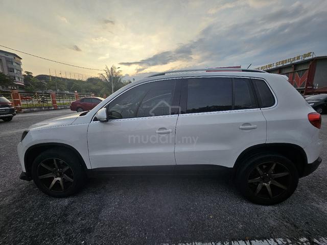 2010 Volkswagen TIGUAN 2.0 TSI 4MOTION (A) - 1